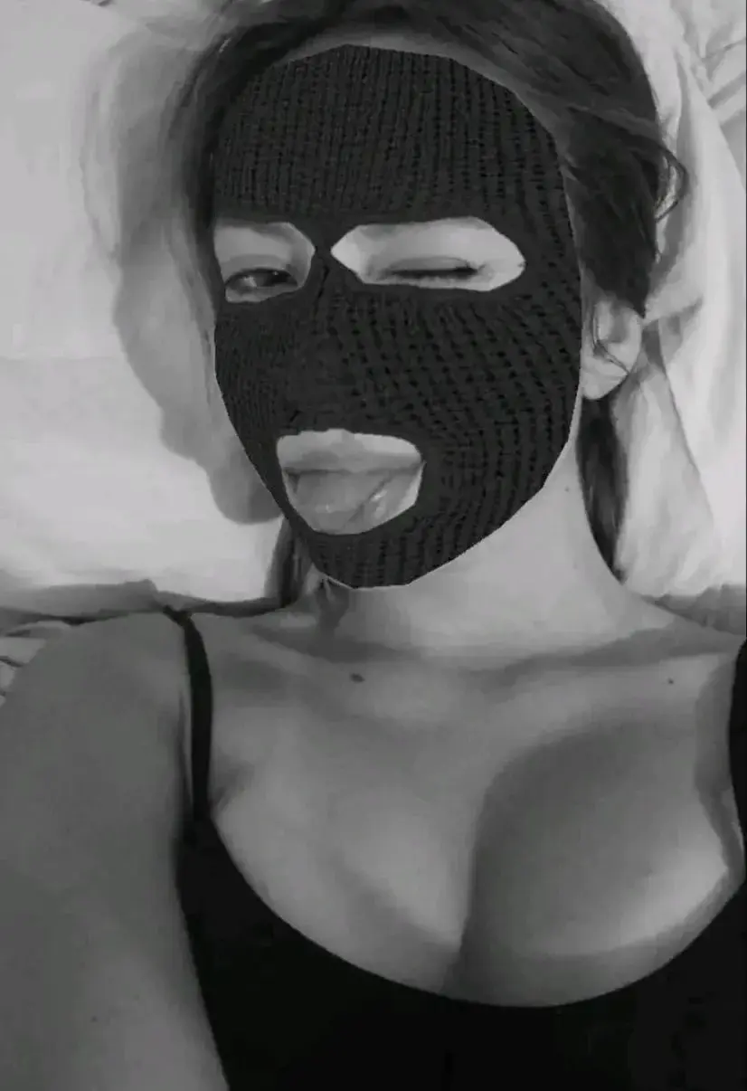 Leak & nude 4 — Mae2210