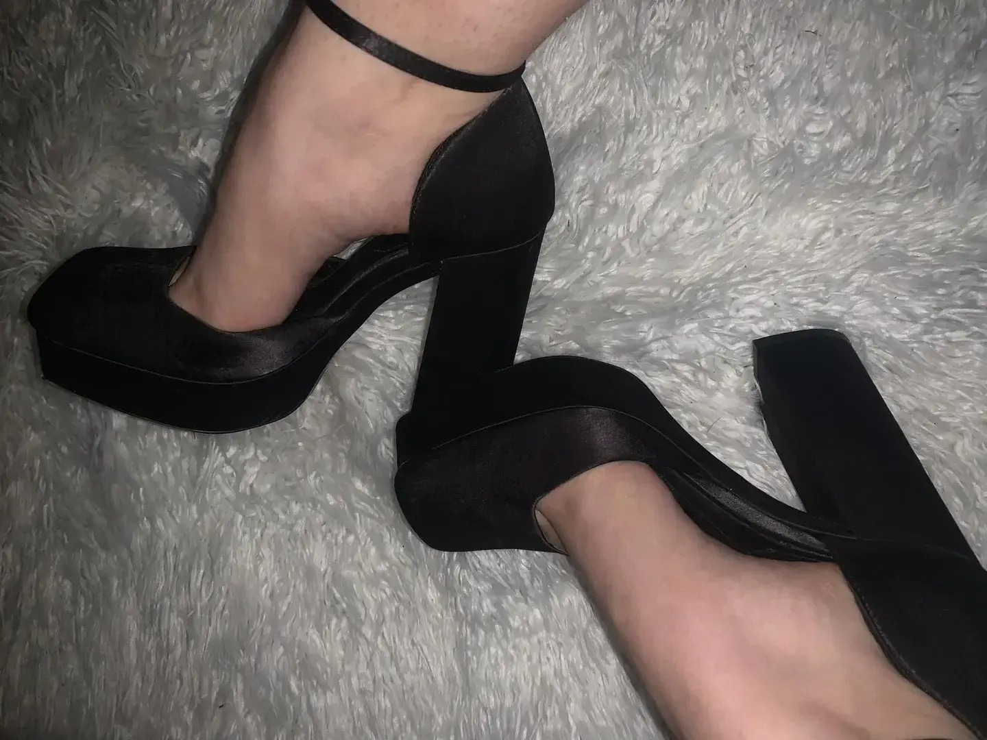 Photo de couverture de Feet_heels