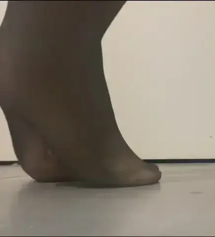 Leak & nude 3 — Sexyfrenchfeet_leeloo