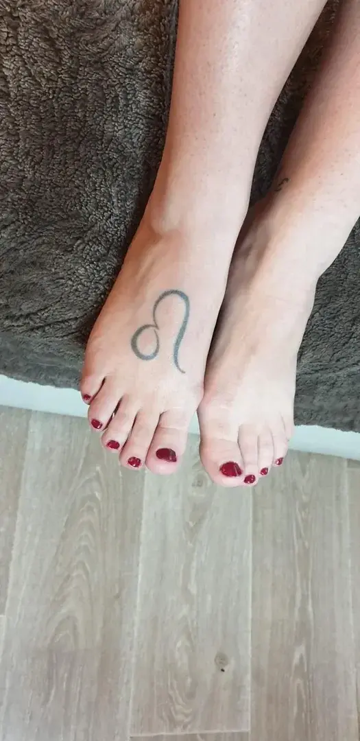 Leak & nude 2 — Sexypied7