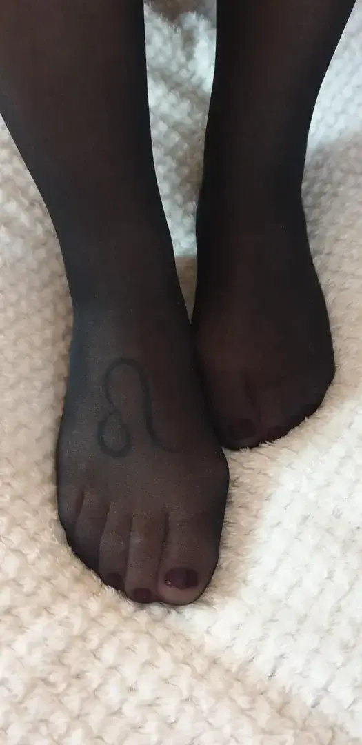 Leak & nude 3 — Sexypied7