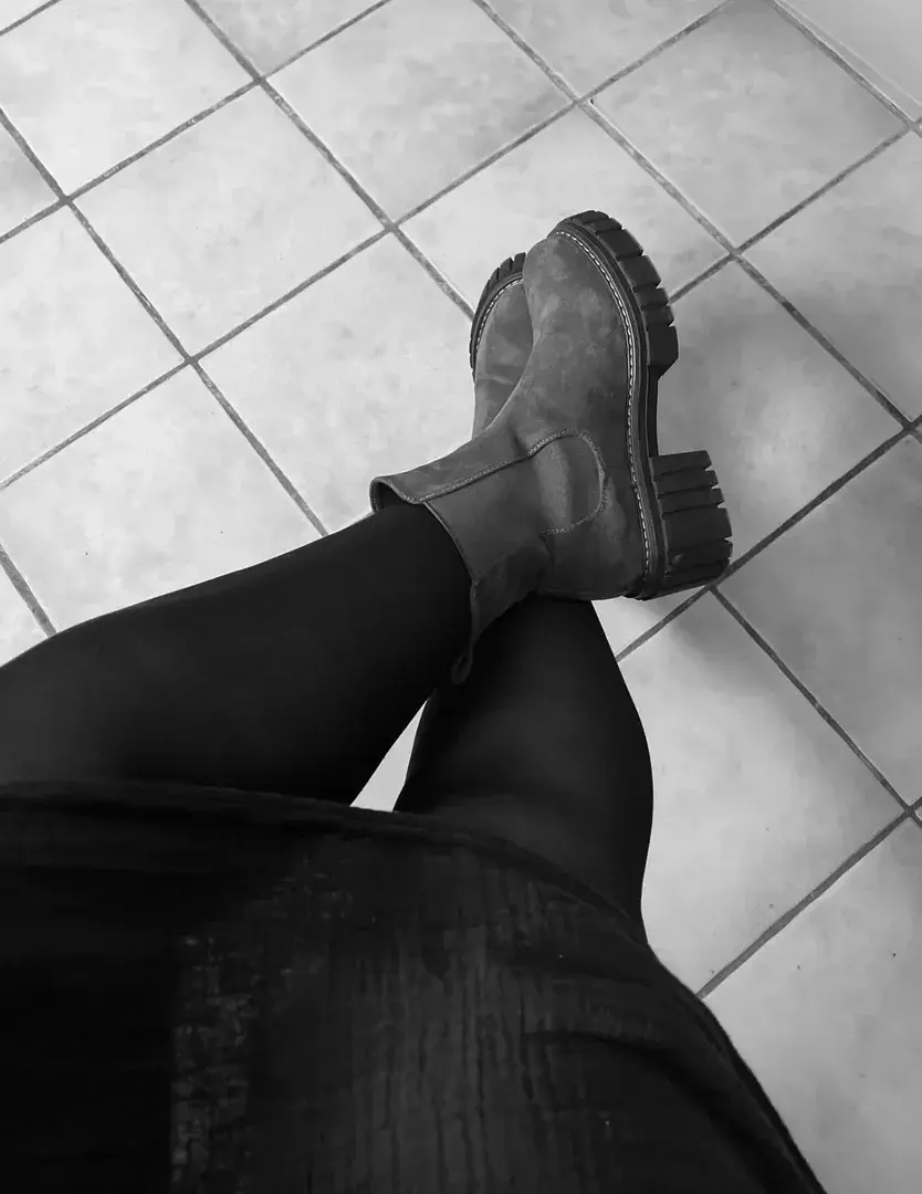 Leak & nude 1 — Pieds-de-valentine