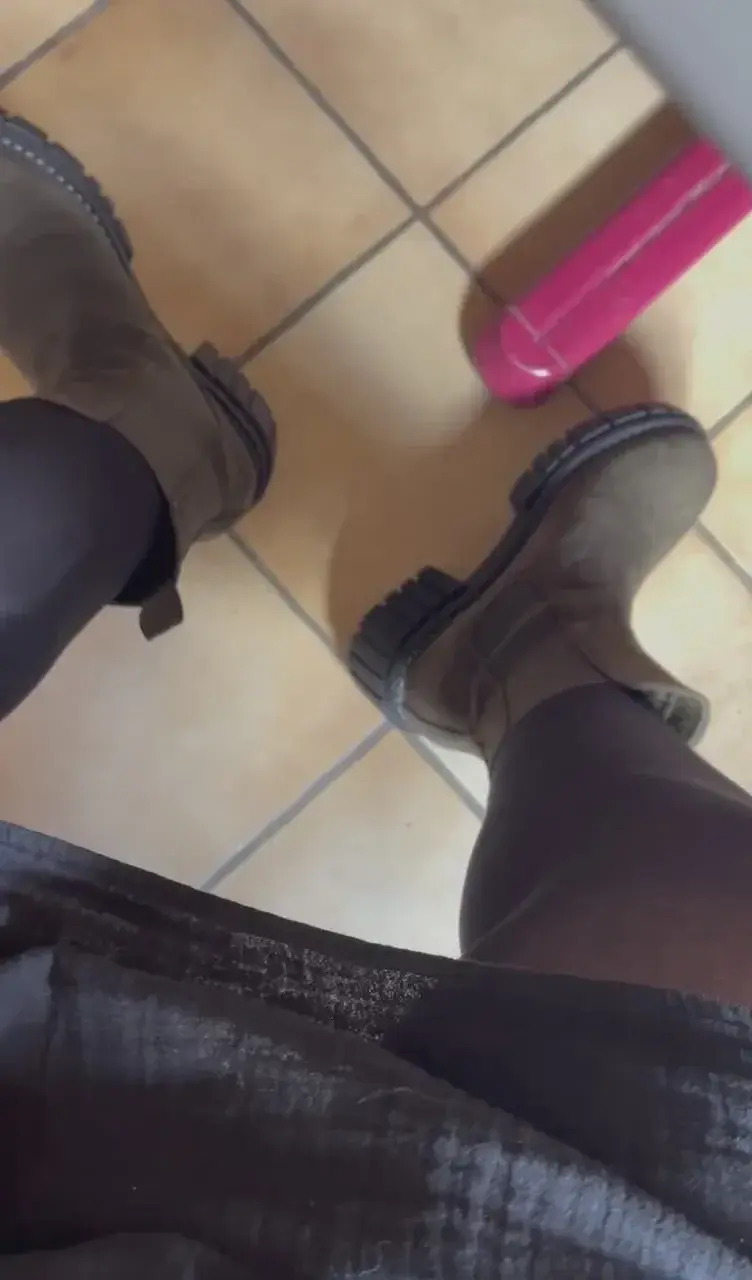 Leak & nude 5 — Pieds-de-valentine