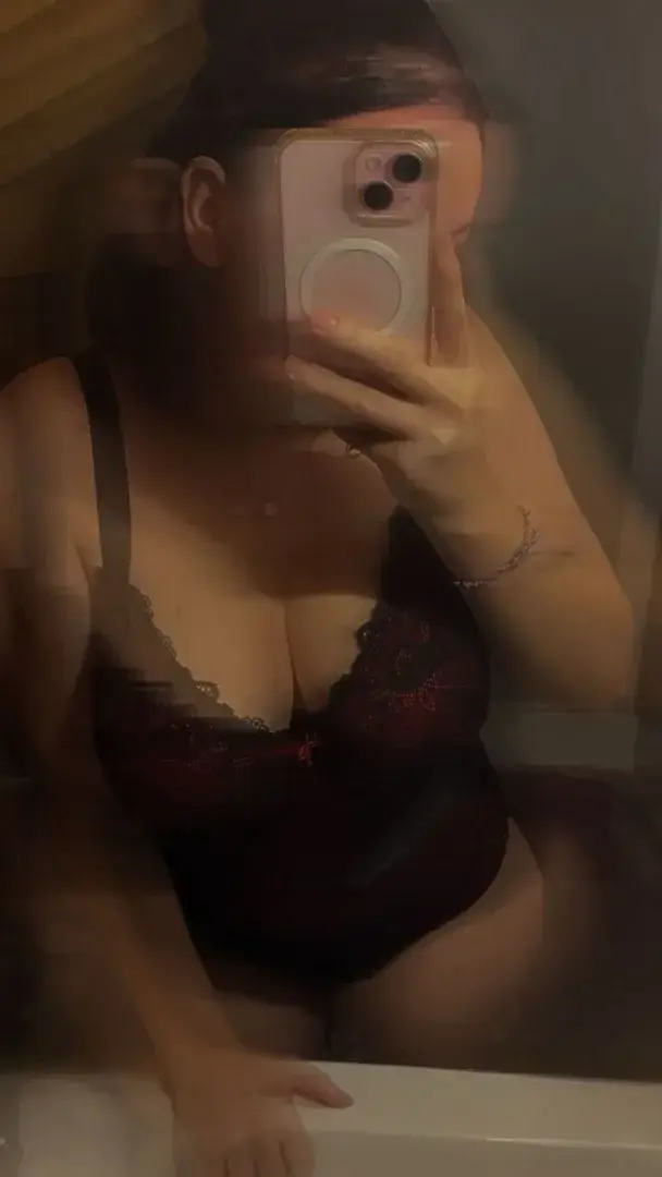 Leak & nude MYM — _mel3 : « média » (MYM)