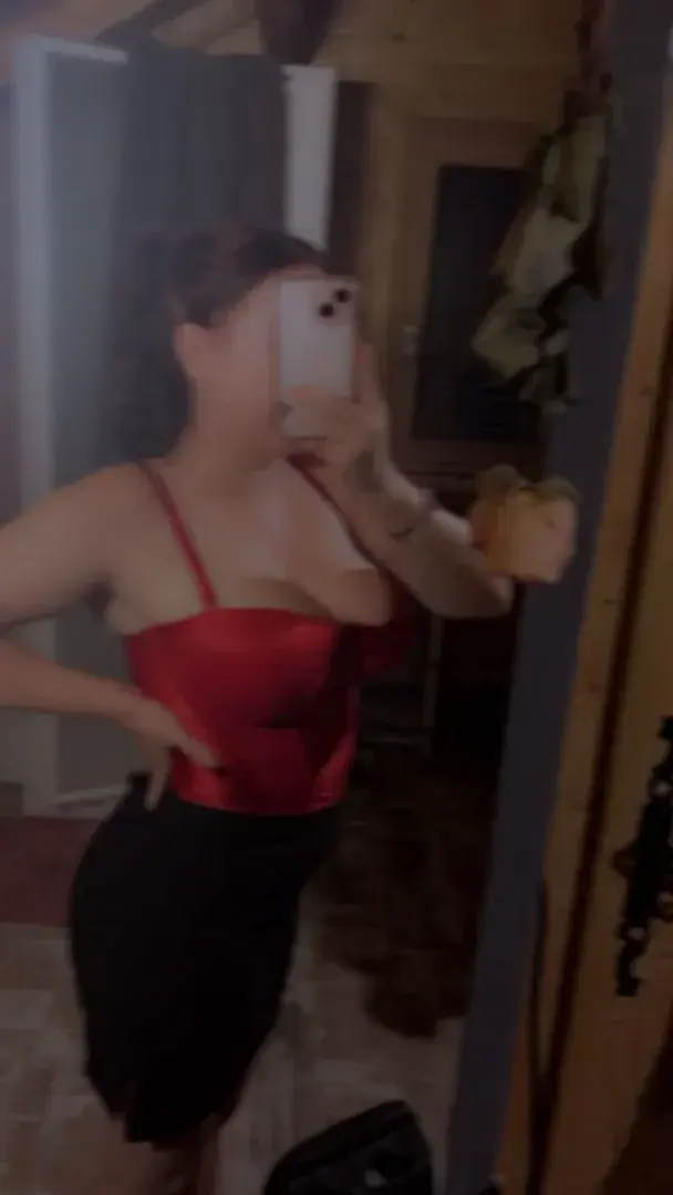 Leak & nude MYM — _mel3 : « média » (MYM)