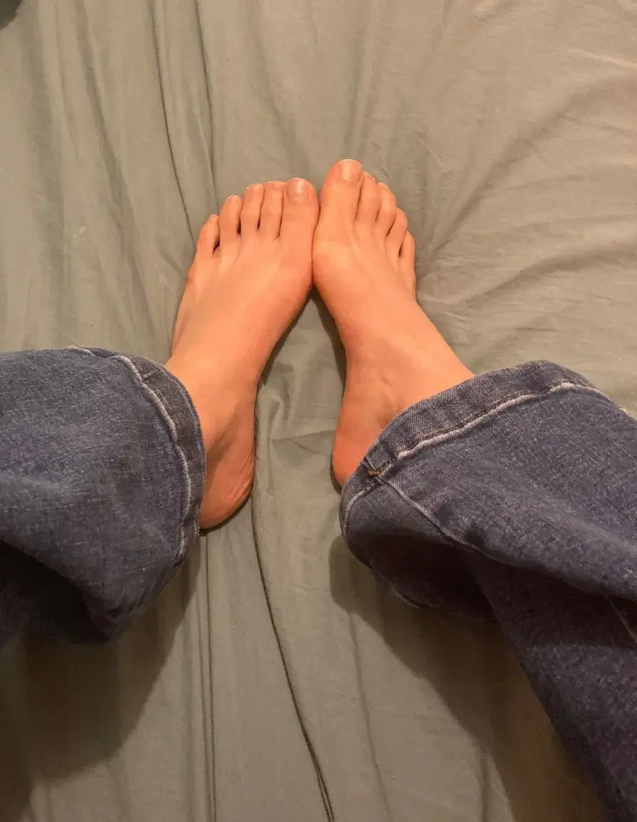 Leak & nude 2 — pieds-montaise_