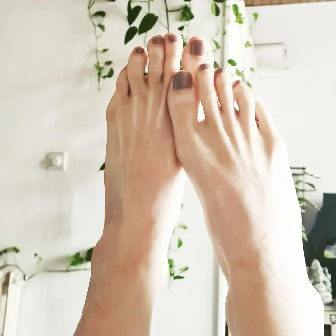 Leak & nude 2 — Larah_feet