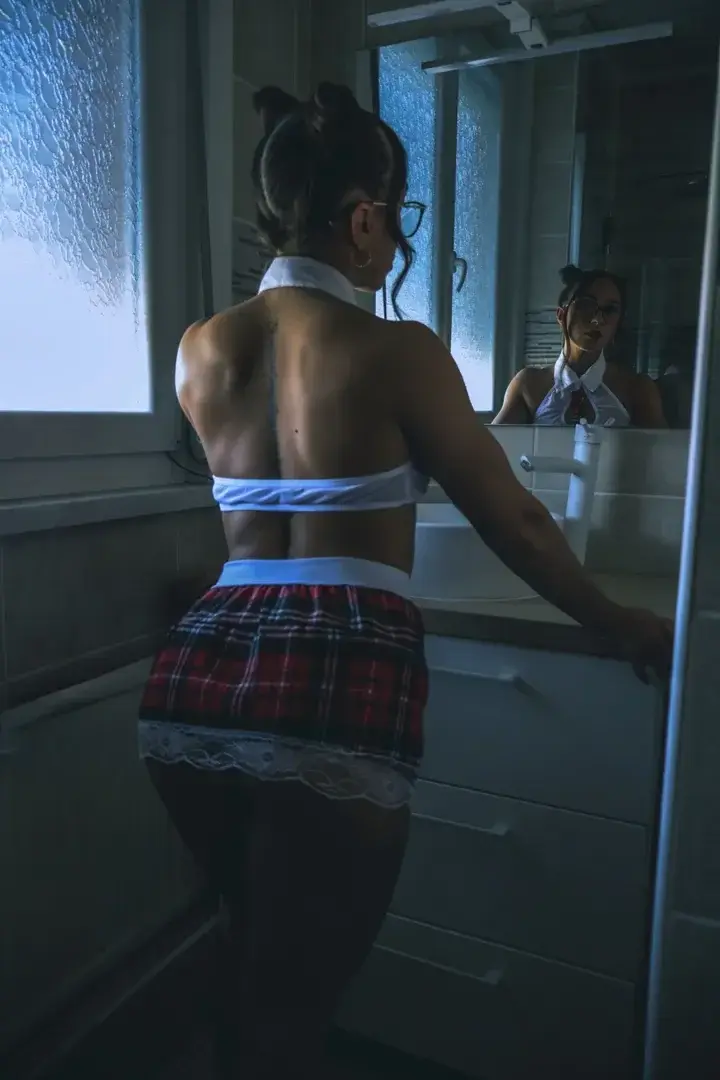 Desiregirl - Photo exclusive MYM | French Modèles