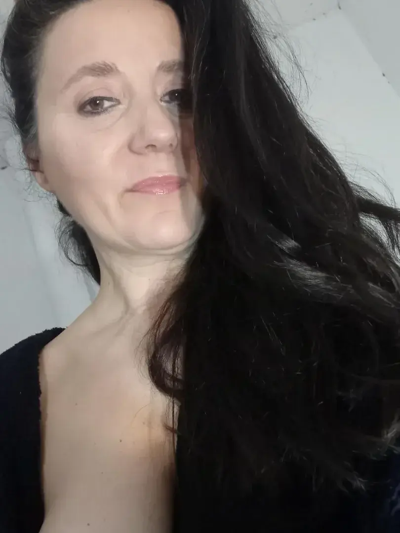 Coucou.Je serai disponible a partir de demain de 15h00 à 23h00 pour des APPELS VIDEOS-ECHANGES SEXTPS-NOTAGE DE QUEUE.