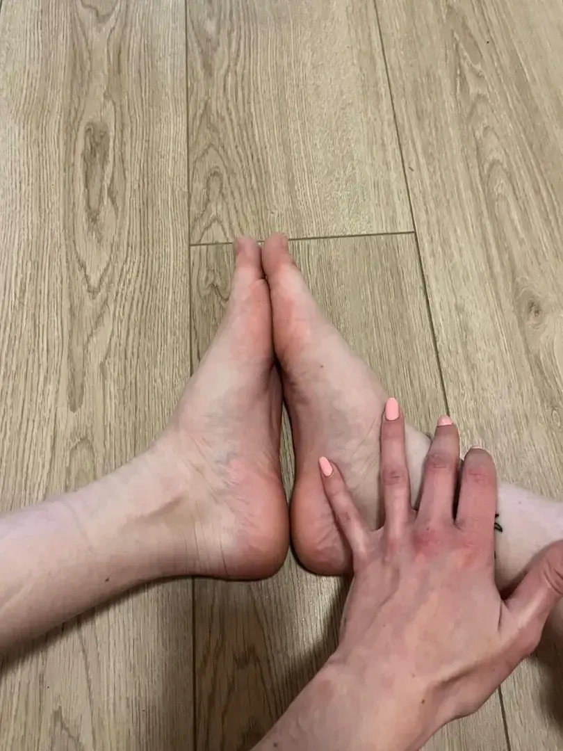 Tu veux voir des choses plus interessantes mon ptit chat? Abonne toi 😏👅
