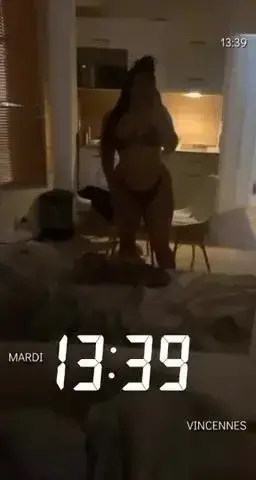 Leak & nude 2 — Elisa75