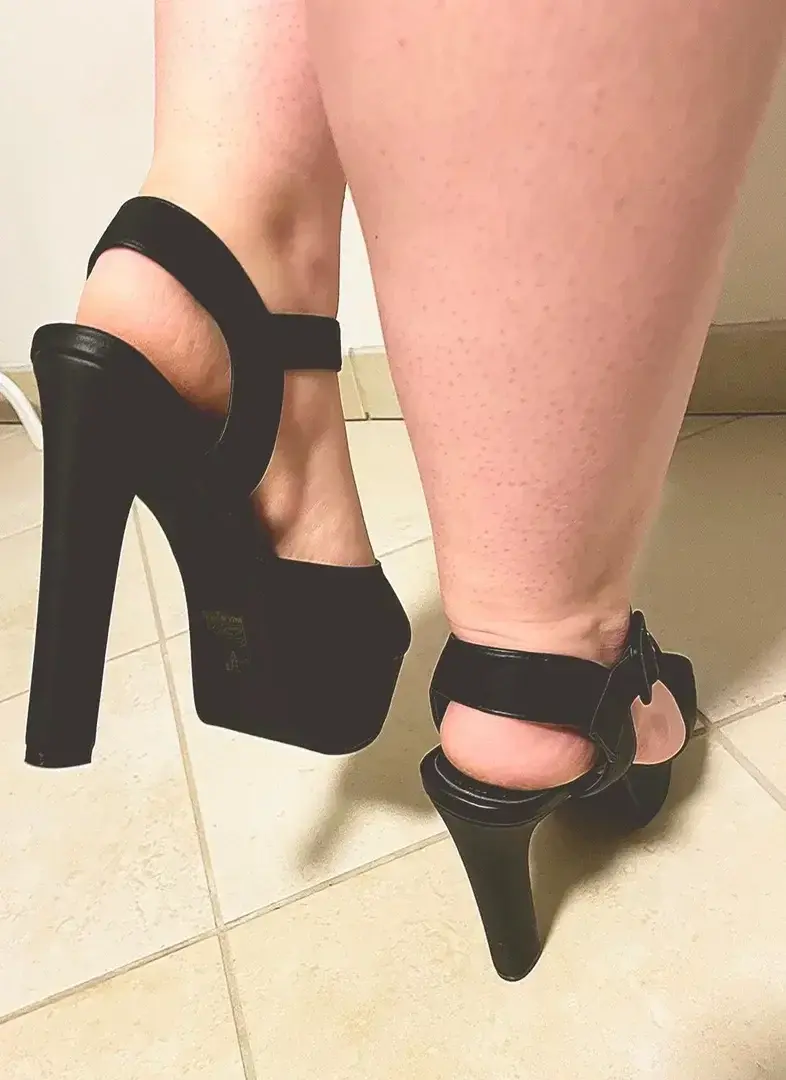 #Talons #feet #sexy