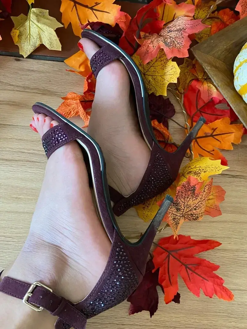 Leak & nude 4 — Sexyfrenchiefeet