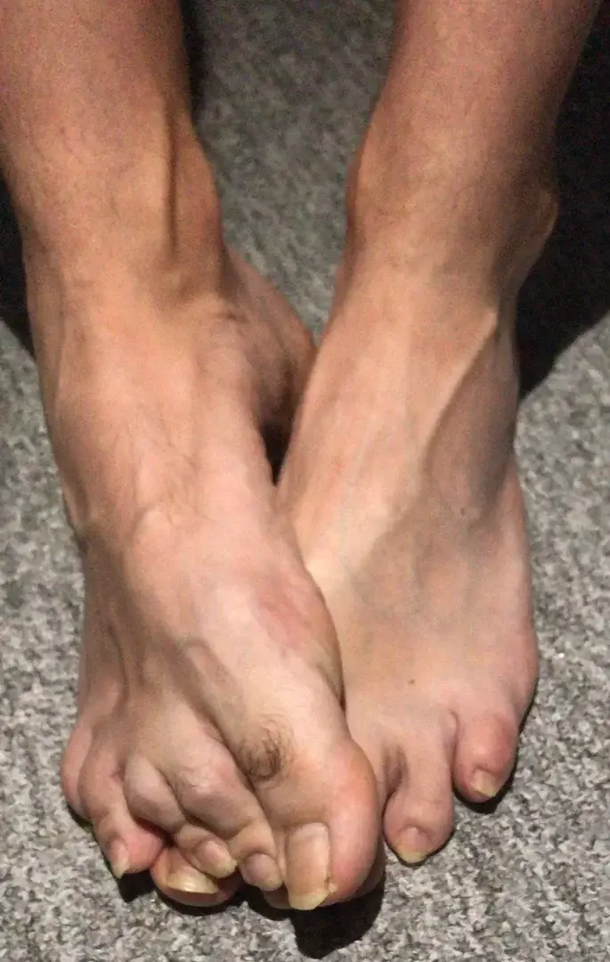 Leak & nude 3 — Pieds-tasse