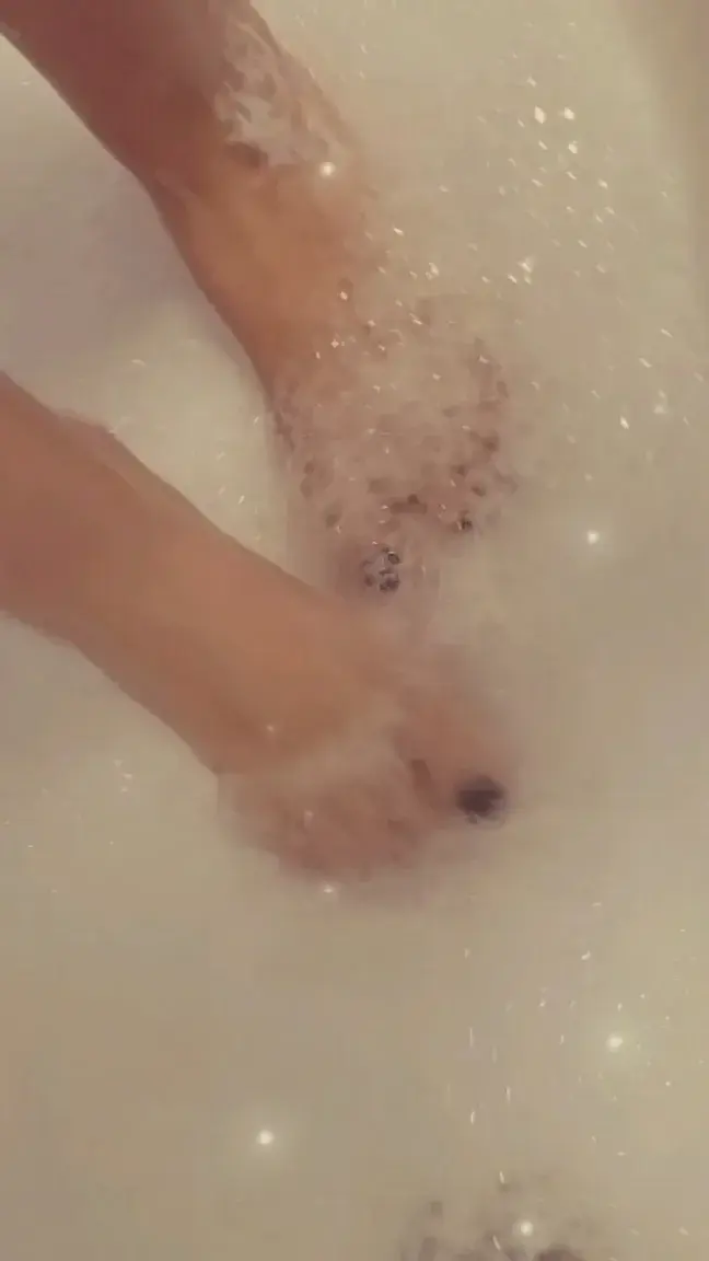 Leak & nude 3 — Peditesensuel
