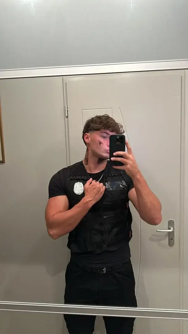 Sexy police 👮‍♂️
