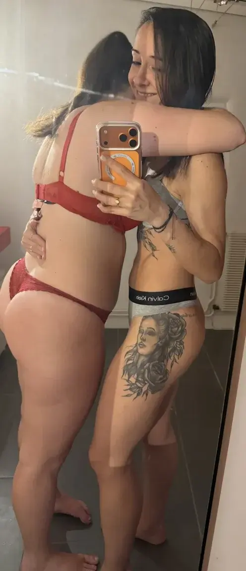Deux bi en coloc’ 🔞Abonne toi et ne manque rien de ce qu’il s’y passe 😈On a des photos et en médias privés des vidéos de nos moments bien chaud 🥵 tu seras pas déçu ! On a des vidéos au god, cuni, 69..