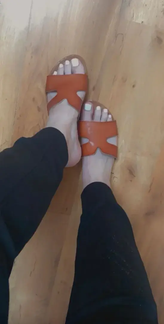 Leak & nude 2 — Piedjolie76