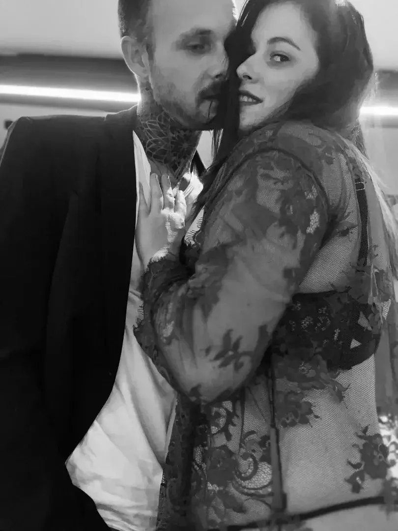 Leak & nude 3 — Lesbinettesbdsm