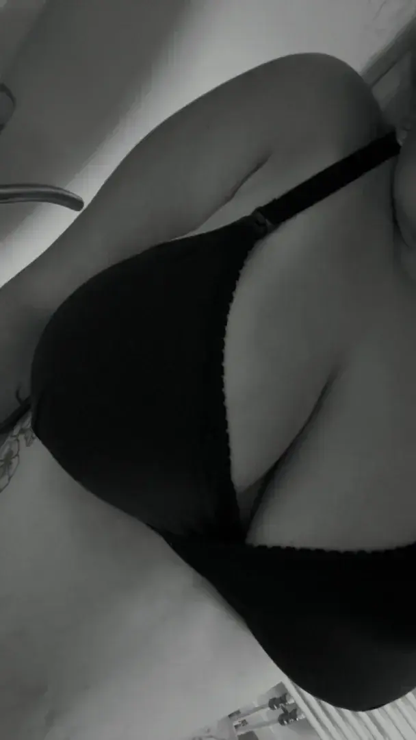 Leak & nude 13 — Laura1910