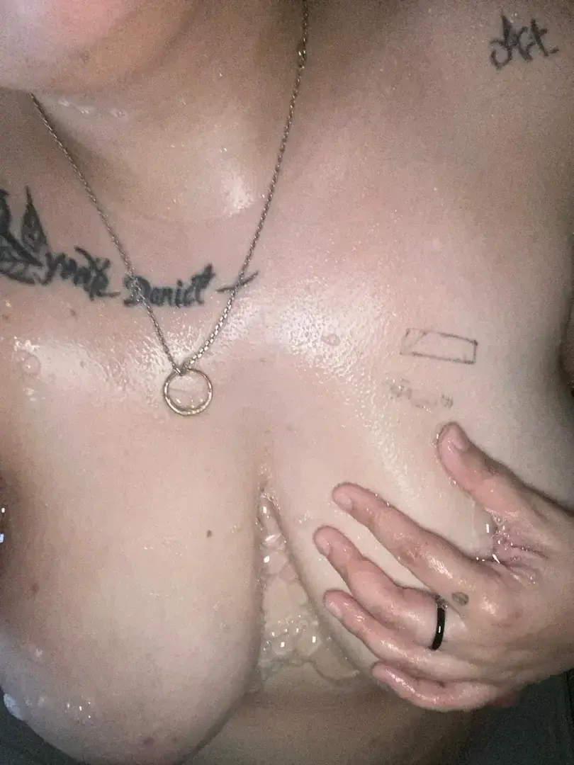 Tu veux assistez a ma douche ? Envois un mp