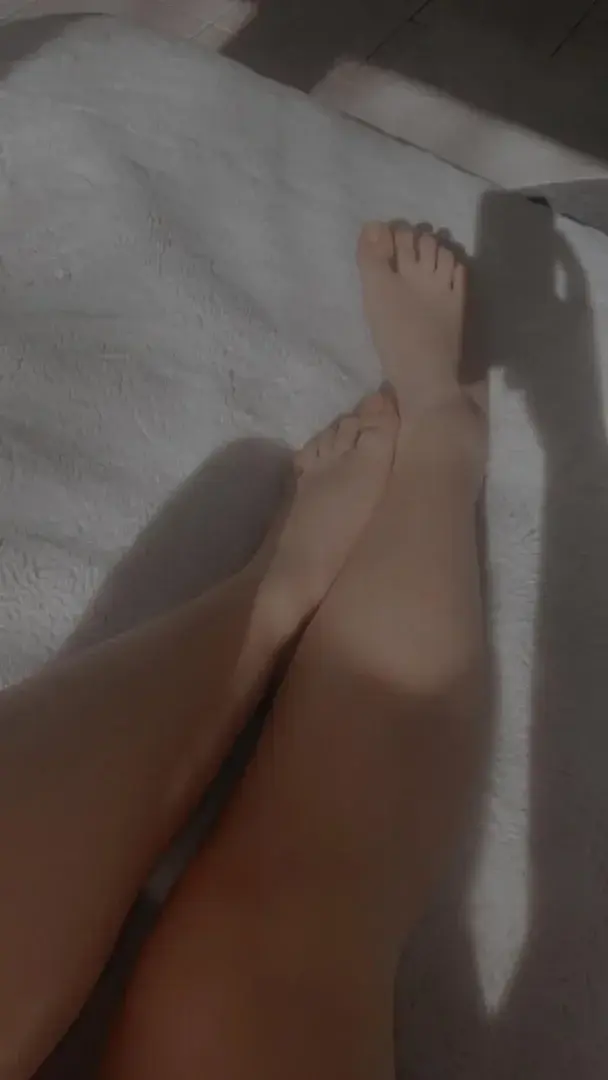 Leak & nude 3 — Lespetitspiedscoquins69