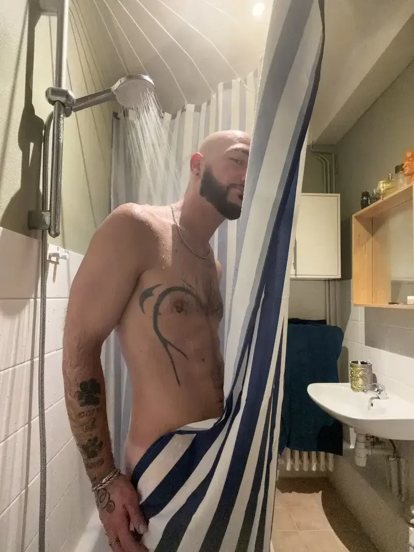 Leak & nude 2 — Maitrescorpion