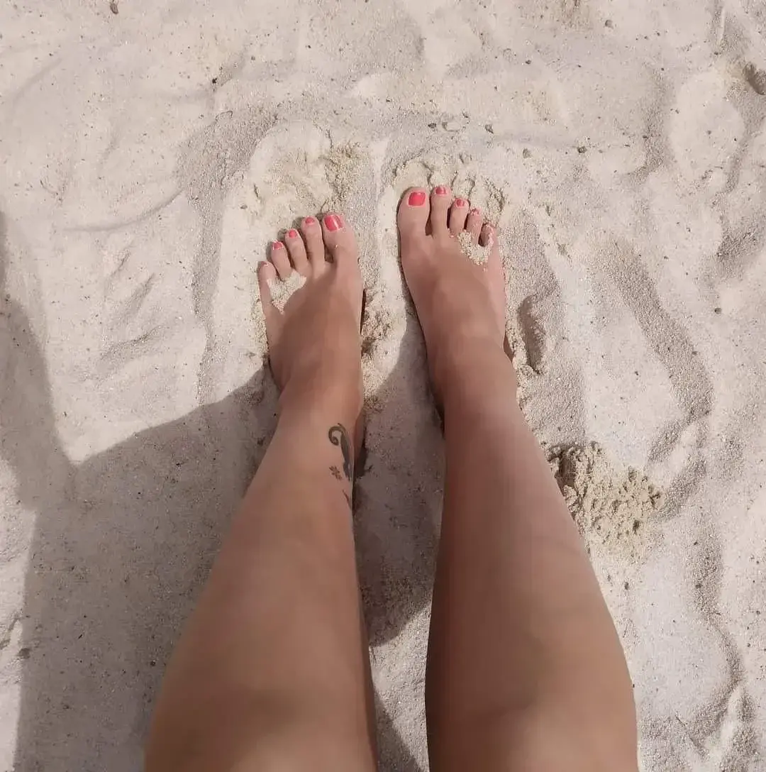#pieds #sable #vernis