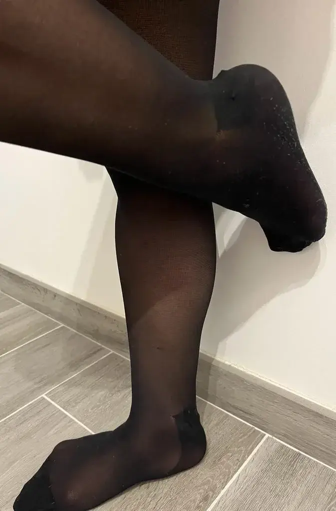 J'hésite encore talons aiguilles ou cuissardes, à vous de me dire !