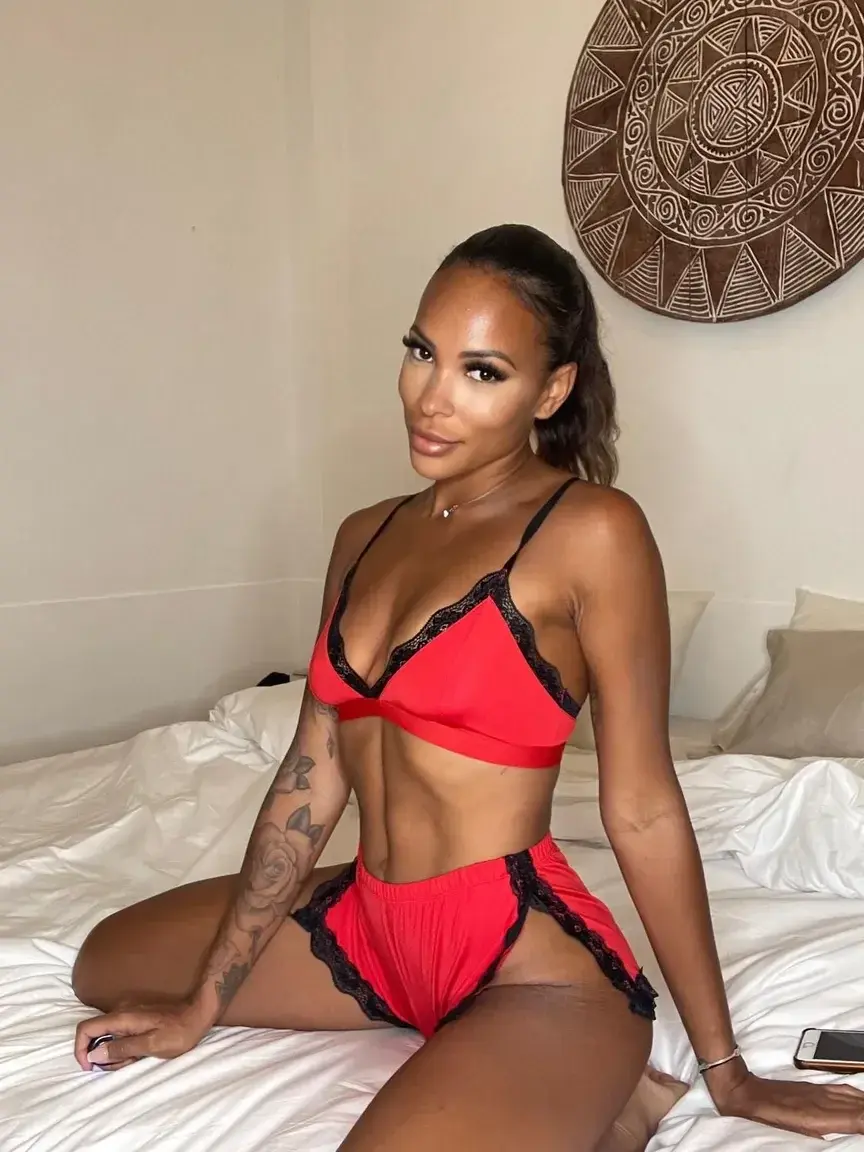 Petite surprise en message privé 🫣… si tu es généreux je le serai aussi 🤍