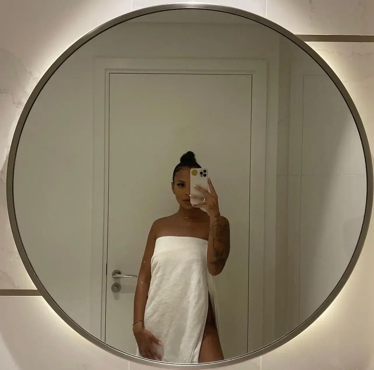J’ai une nouvelle vidéo sous la douche… tu veux la voir ? Envoie moi un message privé 🫣💦