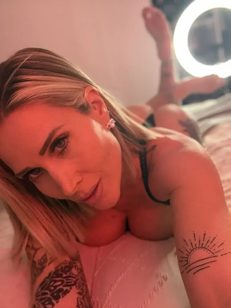 Leak public de Diamantaoff — « Mon abo 100% GRATUIT, envoie moi un message 😋 » (nude) sur MYM