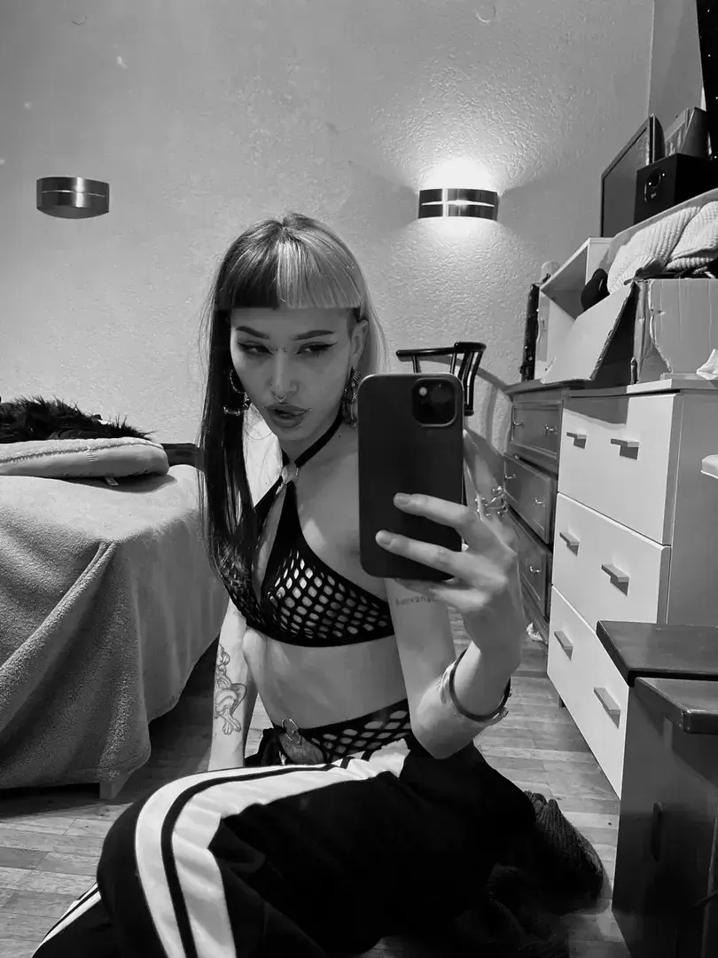 💣