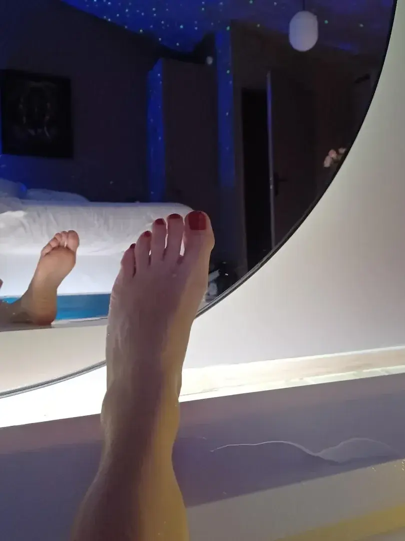 Leak & nude 4 — Lovely-feet-dream