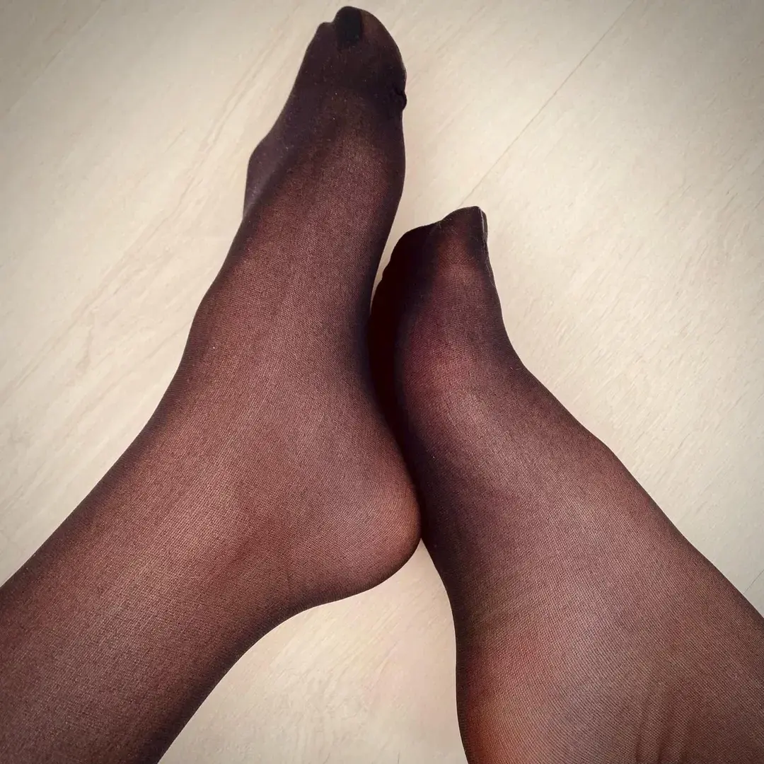Leak & nude 2 — thefeetinlove