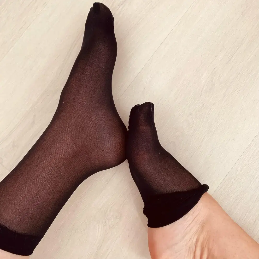 Leak & nude 4 — thefeetinlove