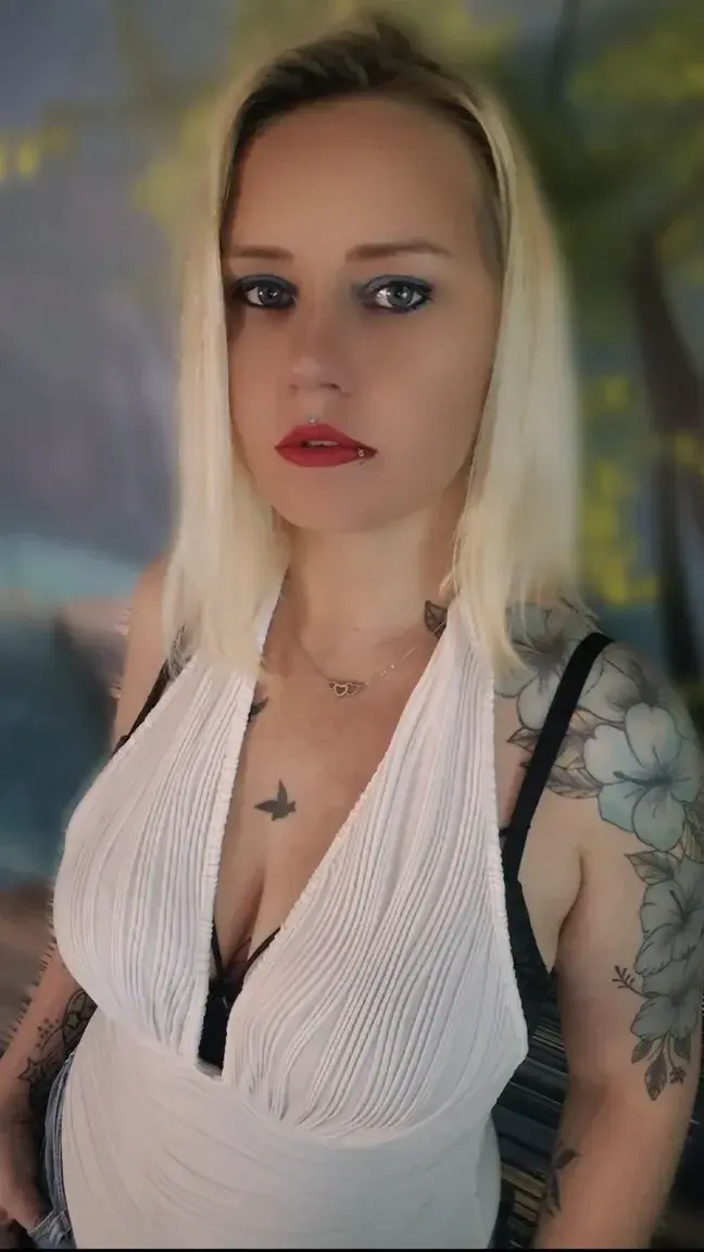 Leak & nude MYM — Princesse-coquine : « Et cc toi comment tu va ? » (MYM)