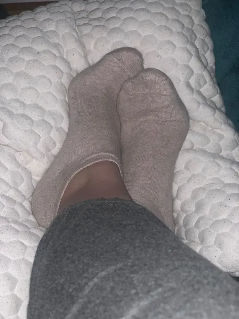Leak & nude 3 — Pretty_feet_girl_