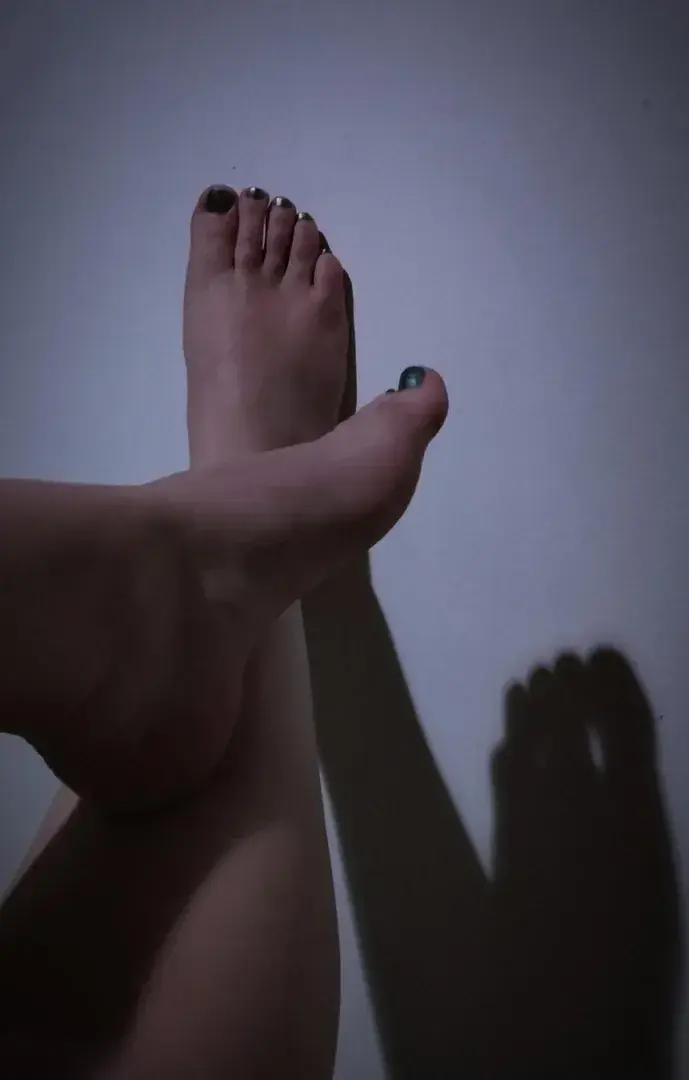 Leak & nude 2 — Naughty_toes