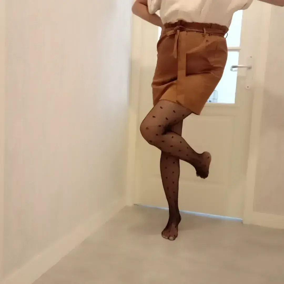 Leak & nude 2 — Missknylon
