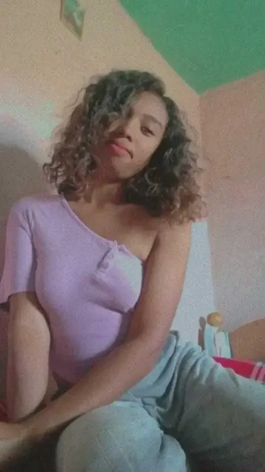Douce en apparence, dangereuse en privé 😈