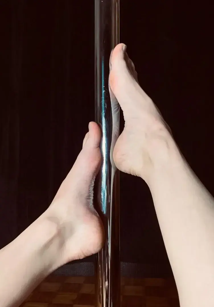 Leak & nude 9 — Feet-morti