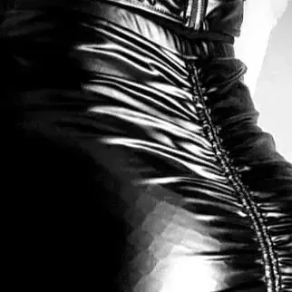 Leak & nude 5 — Insolence-et-dentelle