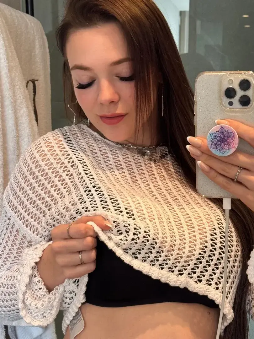 Leak public de Anne_wuensche — « Meinst du, dass Oberteil ist zu durchsichtig für Mallorca? 🥴 » (nude) sur MYM