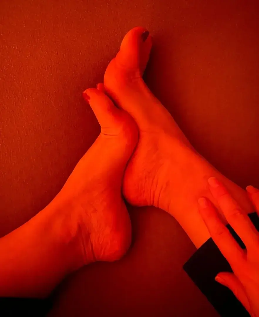 Leak & nude 1 — Curvefrenchfoot