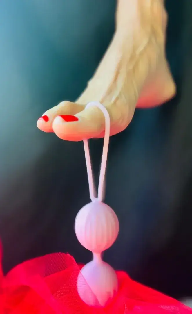 Sorts tes jouets, c est l’heure de jouer … 💋