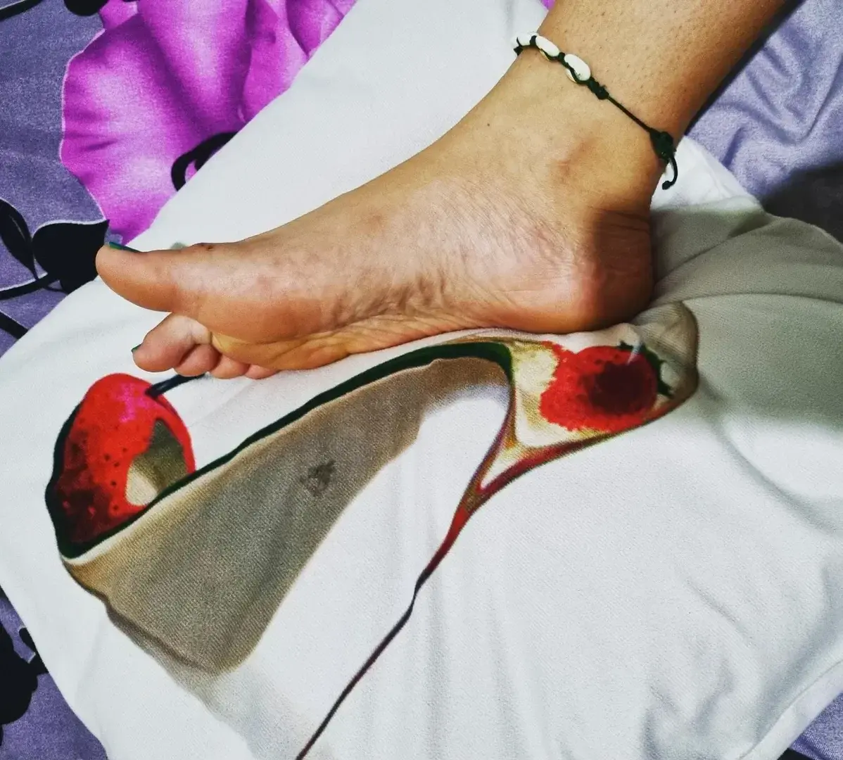 Leak & nude 4 — Travelling_feet_
