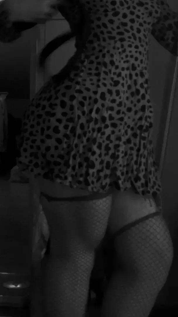 Leak & nude MYM — _momo_sexy_ : « Coucou mes bébés une nouvelle vidéo vient d’être poster régale toi bien 🥵👀 » (MYM)