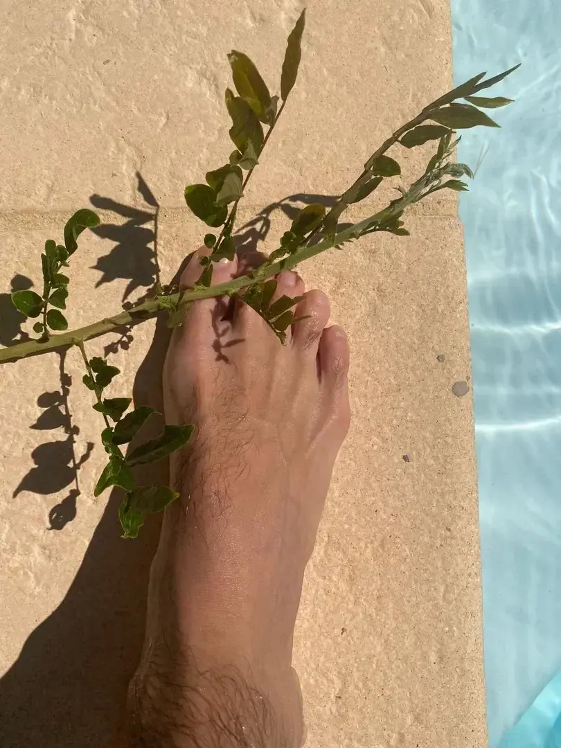 Leak & nude 3 — 1footaday