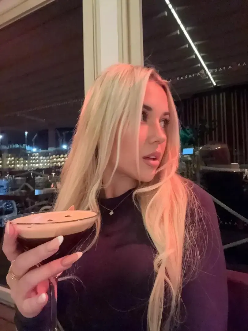 Leak public de Samantra — « 🍸 » (nude) sur MYM